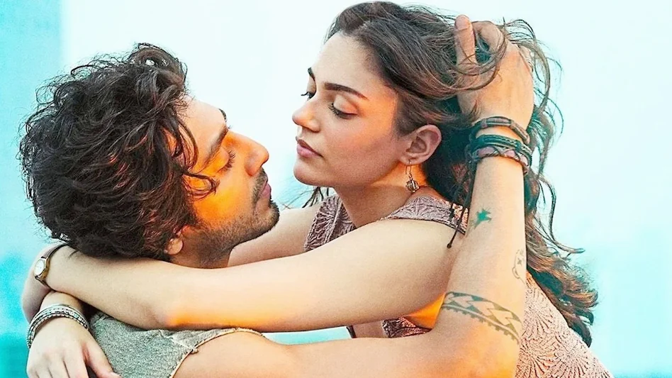 Saiyaara Box Office Day 1: अहान-अनीत की जोड़ी ने मचाया तहलका, ‘सैयारा’ बनी साल की सबसे बड़ी सरप्राइज हिट!