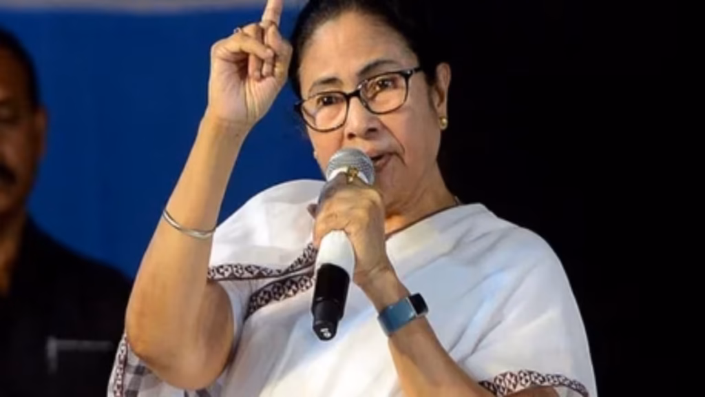 ममता का आग उगलता बयान! ‘इस्तीफा नहीं दूंगी, मुझे बर्खास्त कर दो’ – TMC बैठक में 10 विधायक गायब, BJP पर लगाया बड़ा आरोप