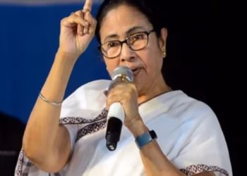 ममता का आग उगलता बयान! ‘इस्तीफा नहीं दूंगी, मुझे बर्खास्त कर दो’ – TMC बैठक में 10 विधायक गायब, BJP पर लगाया बड़ा आरोप